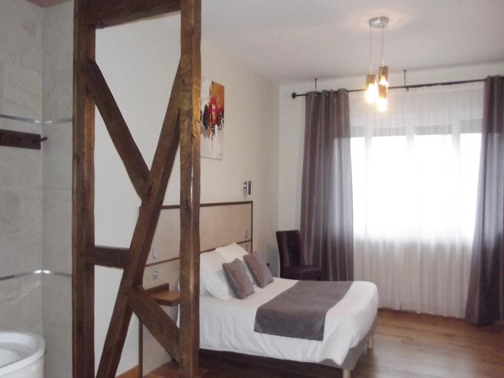 Auberge Des Moulins Pont-Les-Moulins Pokoj fotografie
